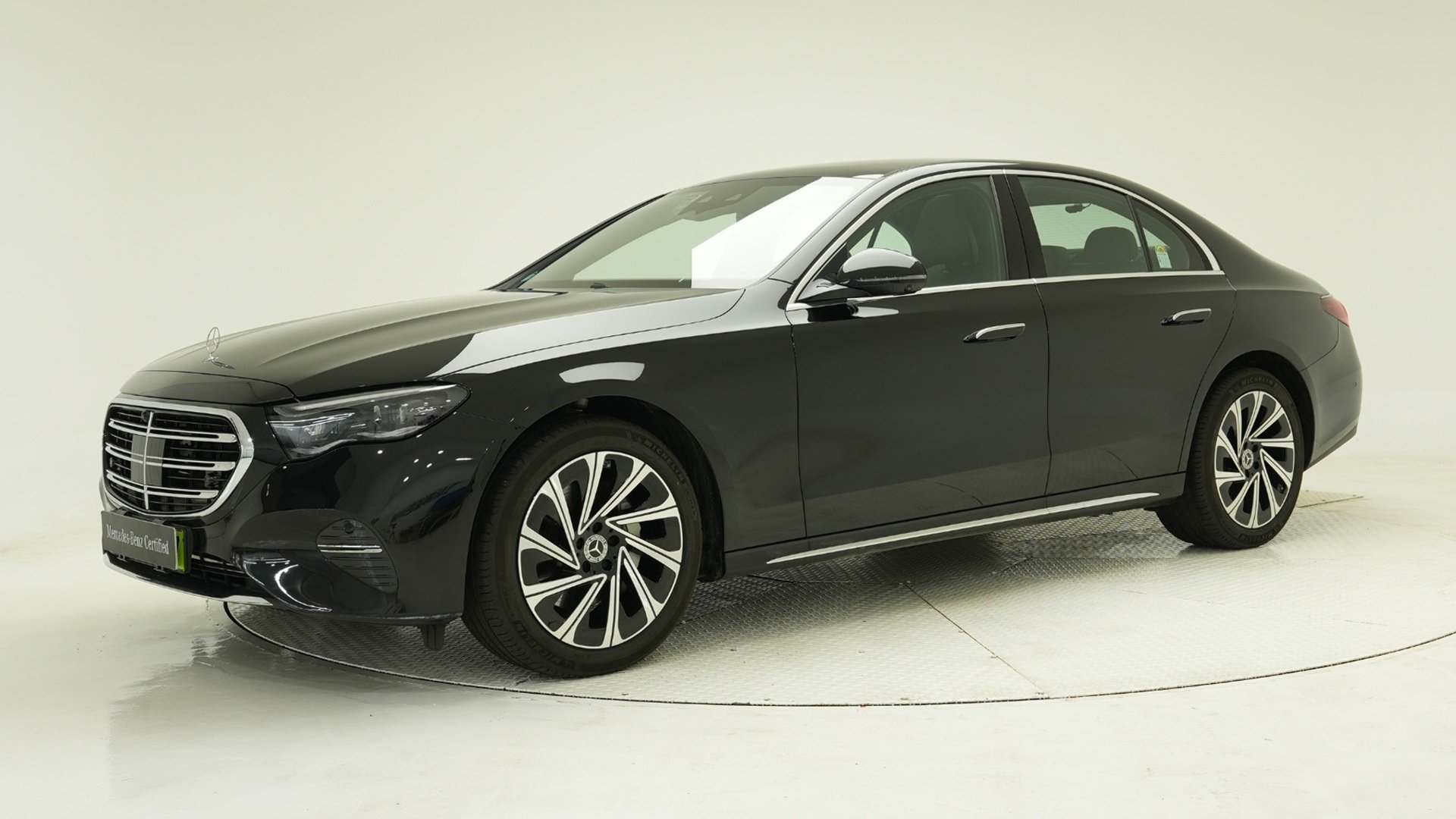 MERCEDES-BENZ E-CLASS - View 1