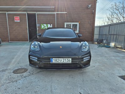 PORSCHE PANAMERA - 1
