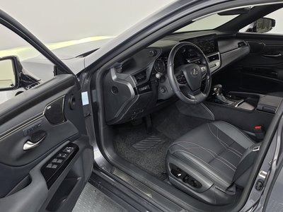 صورة مصغرة 13 لـ 2024 Lexus ES