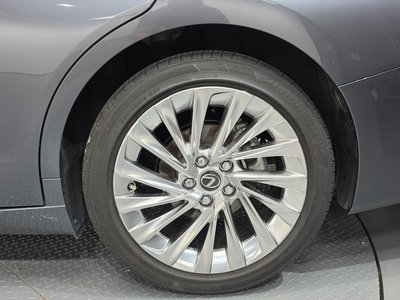 صورة 8 لـ 2024 Lexus ES