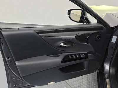 صورة مصغرة 14 لـ 2024 Lexus ES