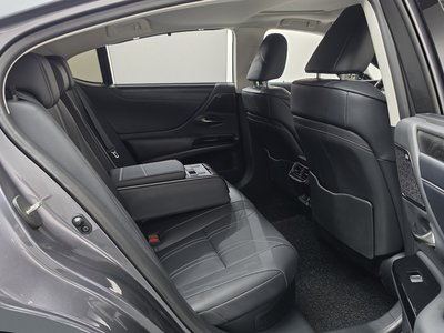 صورة مصغرة 17 لـ 2024 Lexus ES
