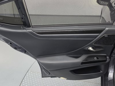 صورة مصغرة 15 لـ 2024 Lexus ES
