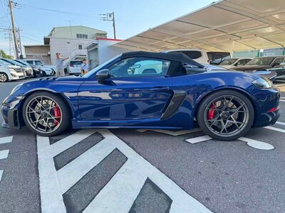 PORSCHE 718 SPYDER - 4