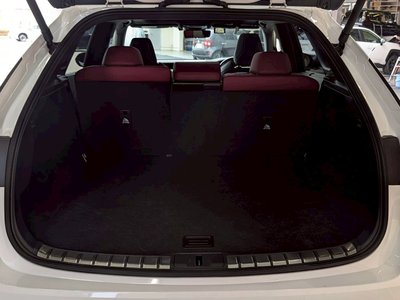 صورة مصغرة 33 لـ 2023 Lexus RX
