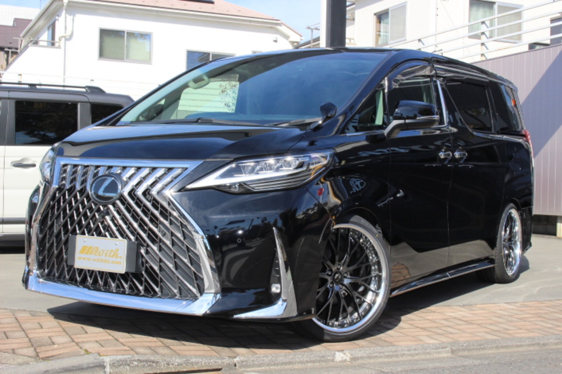 TOYOTA ALPHARD - View 1