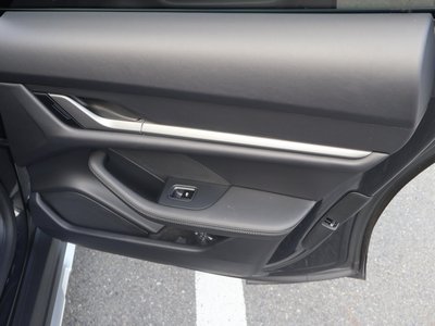 صورة مصغرة 26 لـ 2025 Porsche TAYCAN