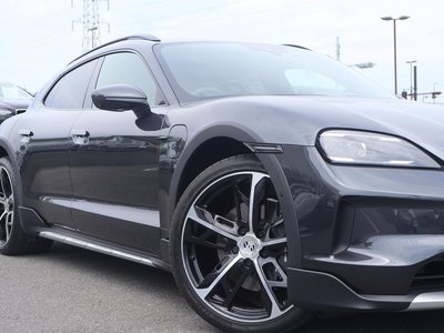 صورة مصغرة 17 لـ 2025 Porsche TAYCAN