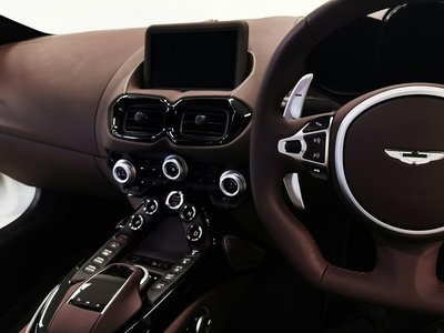ASTON MARTIN VANTAGE - 10