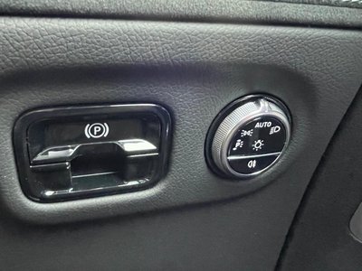 2025 Mercedes-BENZ EQE 缩略图 12