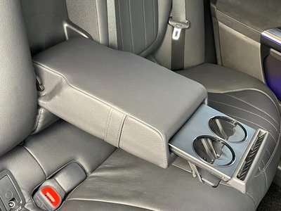 2025 Mercedes-BENZ EQE 缩略图 28