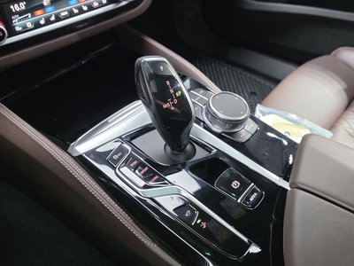 2024 BMW 6 SERIES GT thumbnail 12