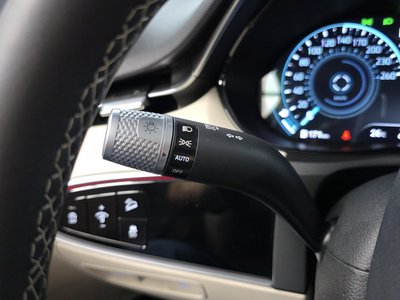 2021 Genesis GV70 — миниатюра 26