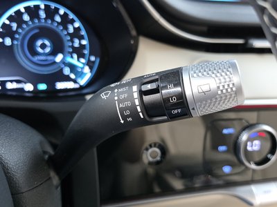 2021 Genesis GV70 — миниатюра 24