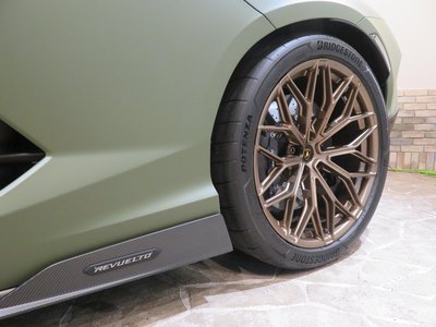 LAMBORGHINI REVUELTO - 8