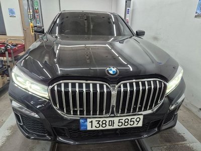 BMW 7 SERIES - 1