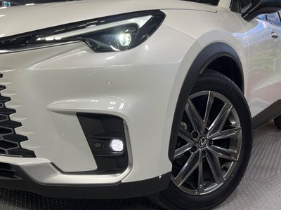 2025 Lexus LBX — миниатюра 23
