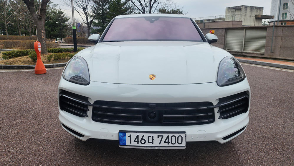 PORSCHE CAYENNE - View 1