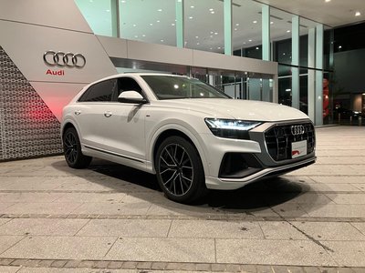 AUDI Q8 - 3
