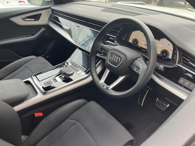 AUDI Q8 - 9