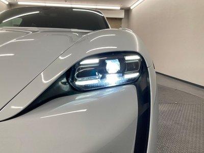 صورة 9 لـ 2021 Porsche TAYCAN