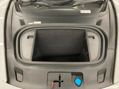 صورة 31 لـ 2021 Porsche TAYCAN