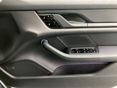صورة 29 لـ 2021 Porsche TAYCAN