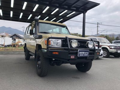 TOYOTA LAND CRUISER 70 - 7