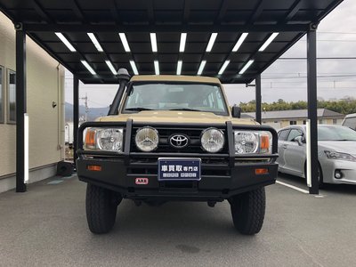 TOYOTA LAND CRUISER 70 - 6