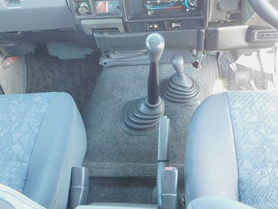 TOYOTA LAND CRUISER 70 - 10