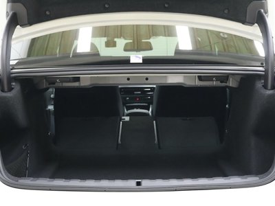 2025 BMW 3 SERIES thumbnail 32