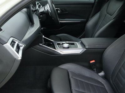 2025 BMW 3 SERIES thumbnail 13