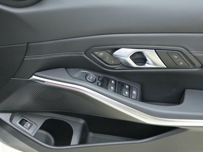 2025 BMW 3 SERIES thumbnail 48