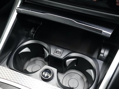 2025 BMW 3 SERIES thumbnail 19