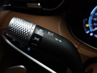 2021 Genesis GV70 thumbnail 37