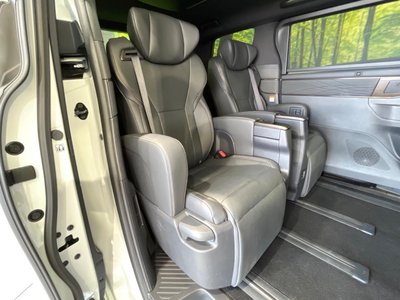 صورة 9 لـ 2025 Toyota ALPHARD