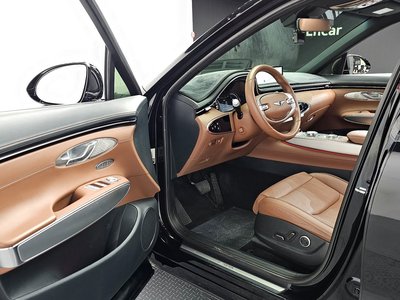 2022 Genesis GV70 thumbnail 13