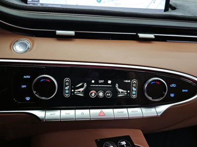 2022 Genesis GV70 thumbnail 28