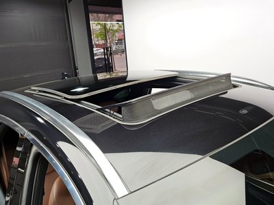 2022 Genesis GV70 thumbnail 25