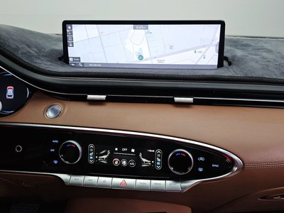 2022 Genesis GV70 thumbnail 18