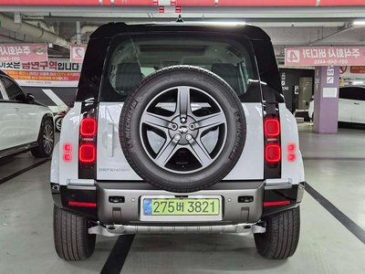 LAND ROVER DEFENDER - 6