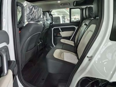 LAND ROVER DEFENDER - 5