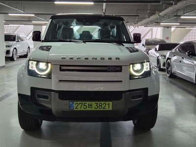 LAND ROVER DEFENDER - 4