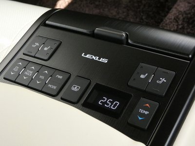 2019 Lexus ES thumbnail 34