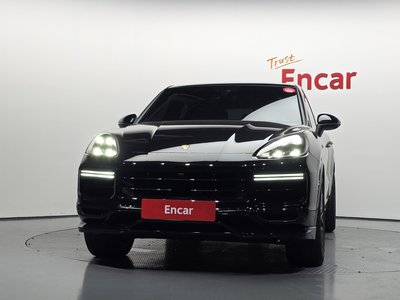 صورة 2 لـ 2021 Porsche CAYENNE