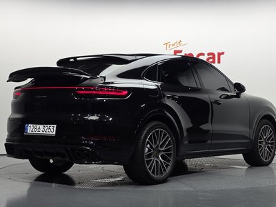 صورة 3 لـ 2021 Porsche CAYENNE