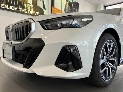 2025 BMW 5 SERIES TOURING — миниатюра 68
