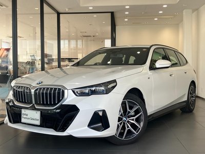 2025 BMW 5 SERIES TOURING — фото 1