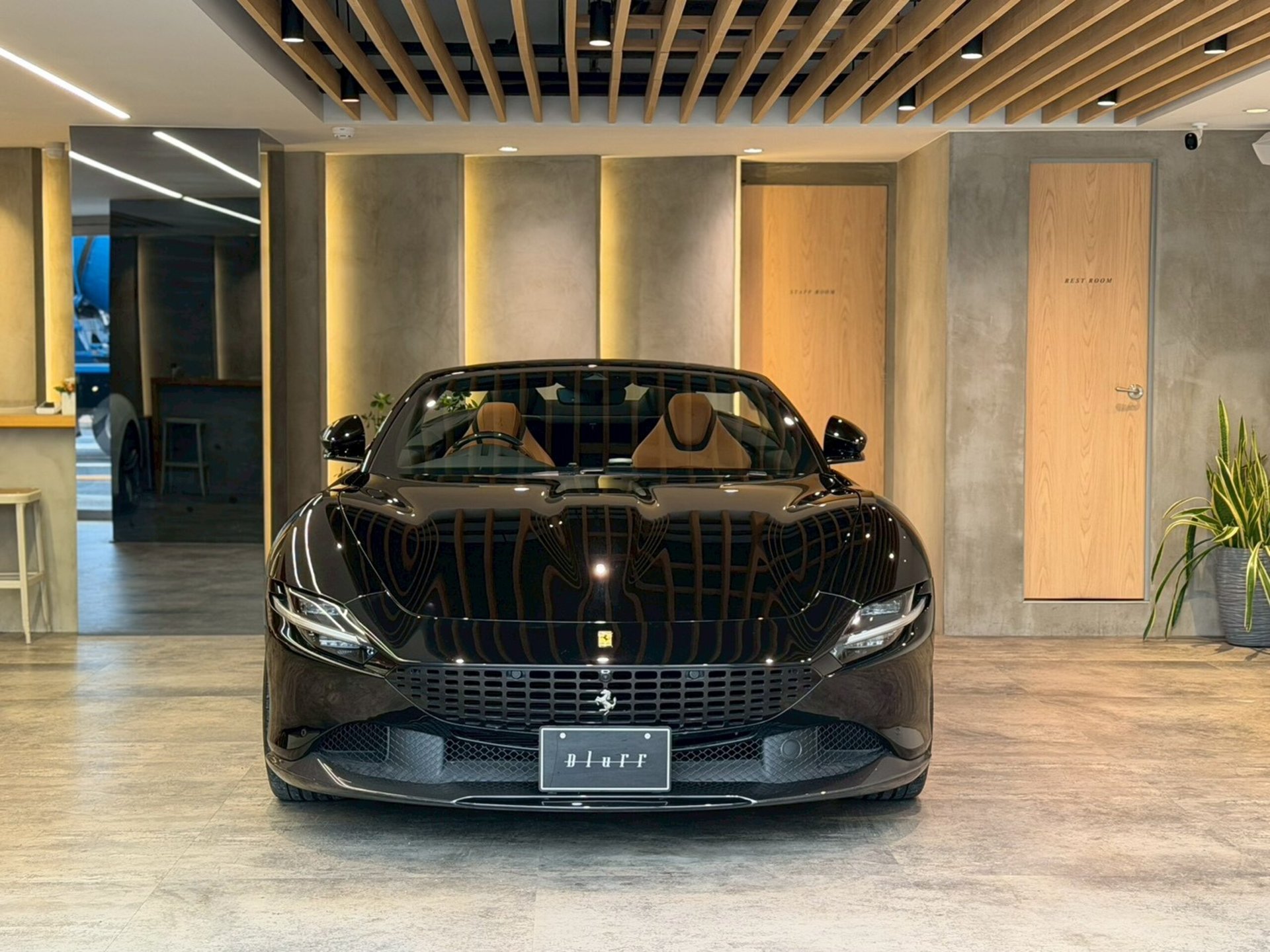 FERRARI ROMA SPIDER - View 1