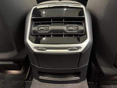 2025 BMW I7 — миниатюра 19